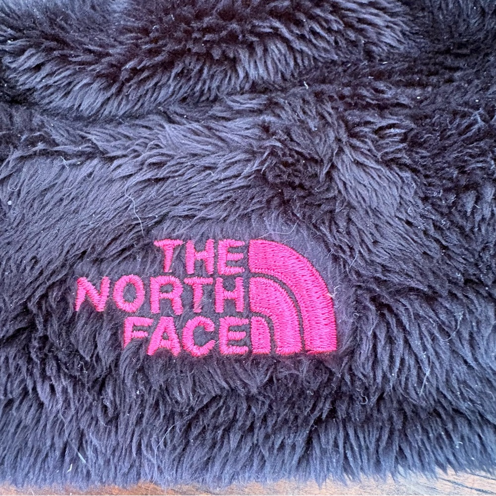 💙($25) The North Face NWT Medium Black Fleece Hat with Pink Logo - Picture 2 of 4